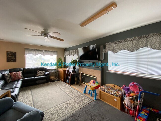 Building Photo - Wonderful 3+ Bed/2 Bath Home in Soquel