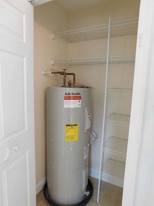 Building Photo - 273 Scott Farm Ln