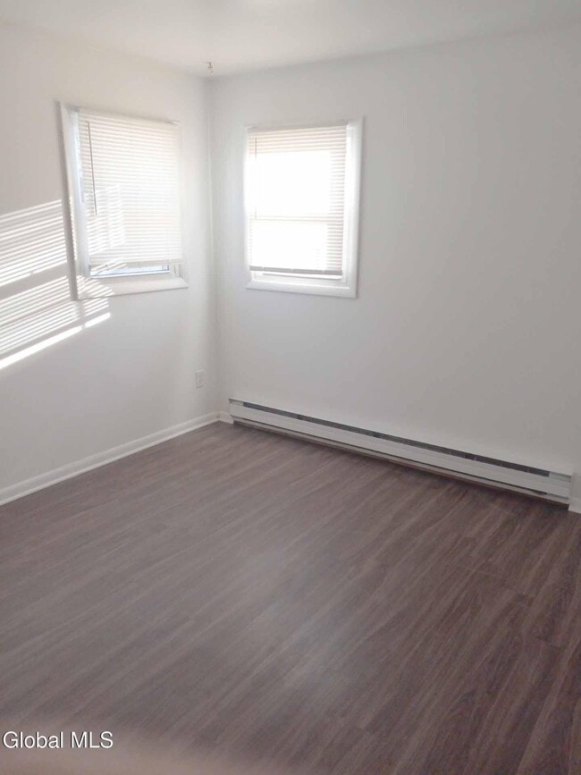 Building Photo - 470 Summer St