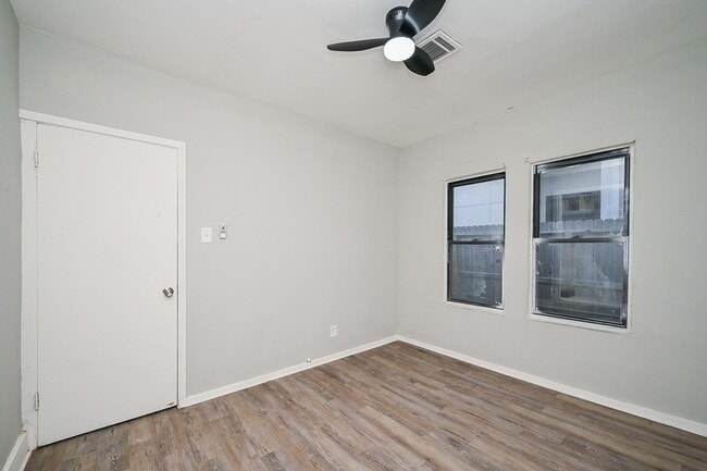 Building Photo - 1507 Laird St