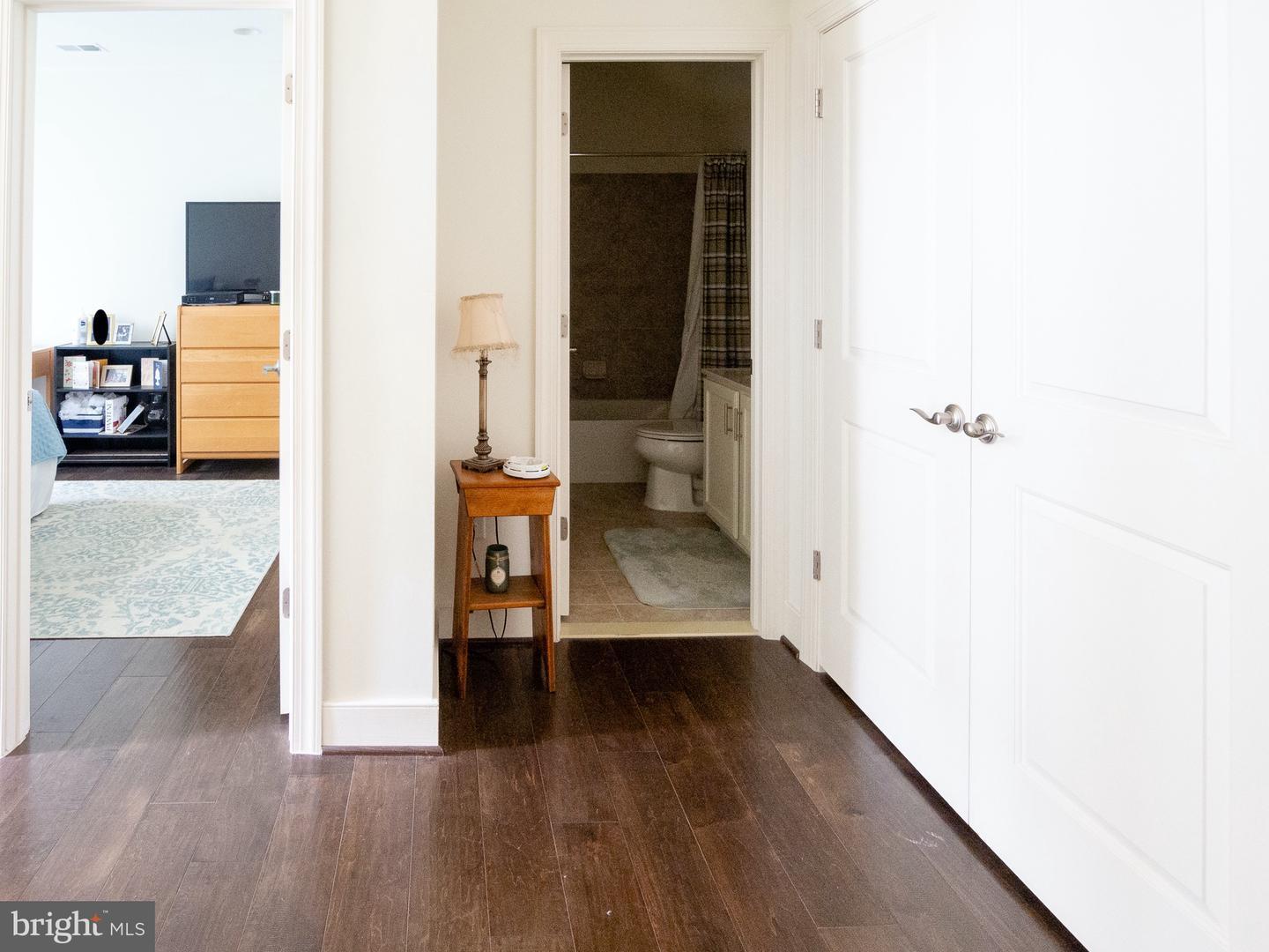 Building Photo - 727 Crown Park Ave