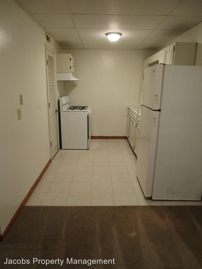 Building Photo - 6180 Circle Dr