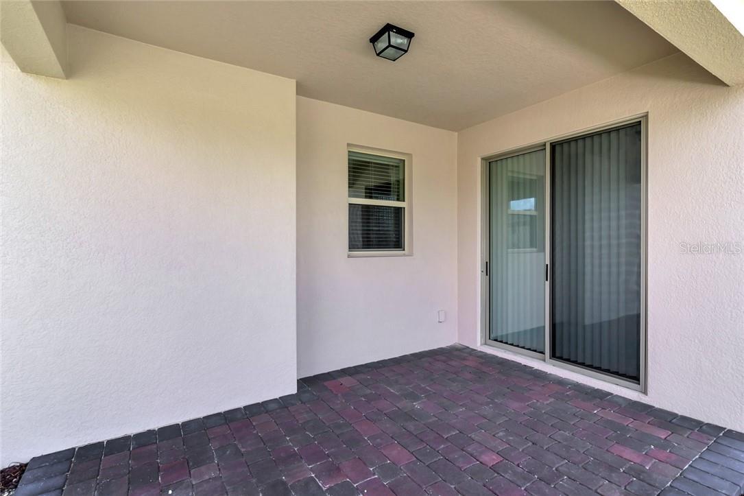 Building Photo - 16242 Outlook Shore Aly