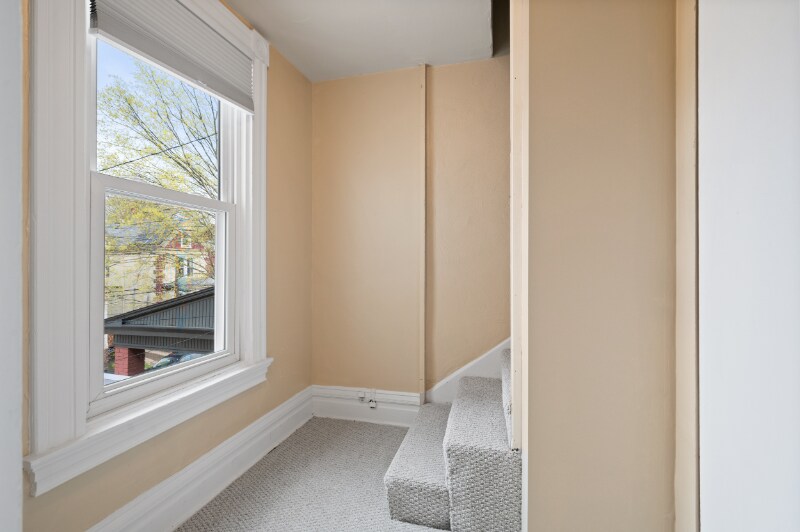 Building Photo - 215 Elysian St
