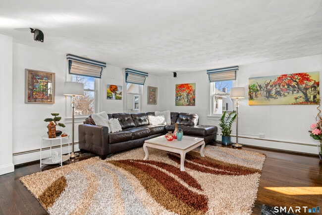 Building Photo - 1701 Boulevard