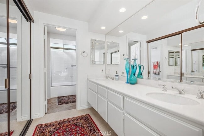 Building Photo - 22586 Galilea