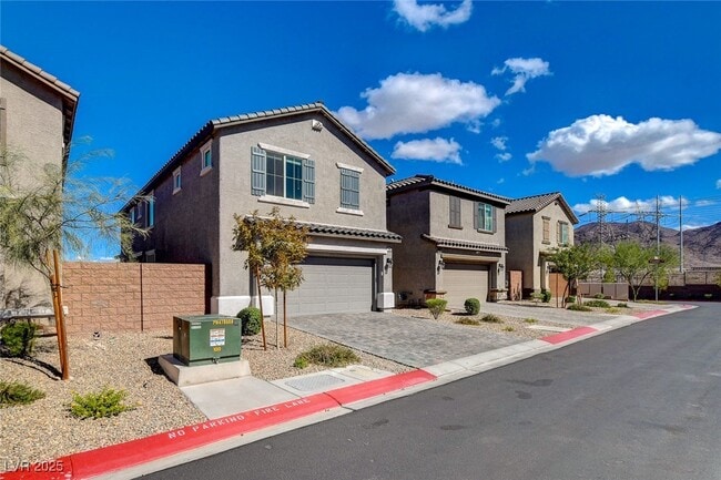 Building Photo - 1360 Cerulean Ave