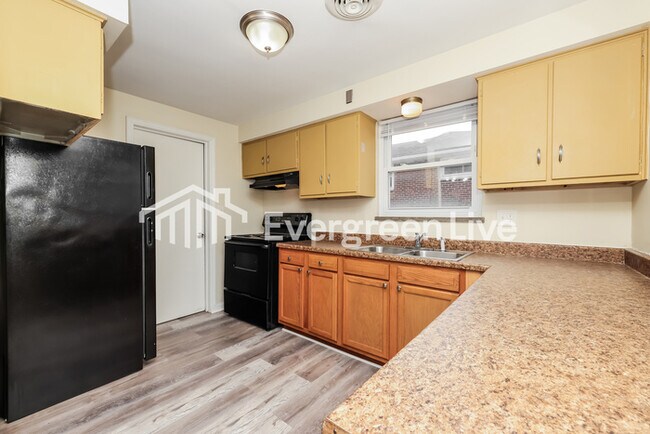 Building Photo - Coming Soon!