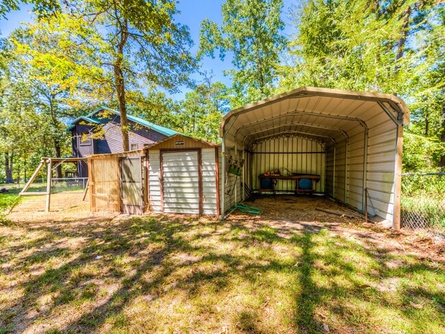 Building Photo - 17 Lakeside Ct