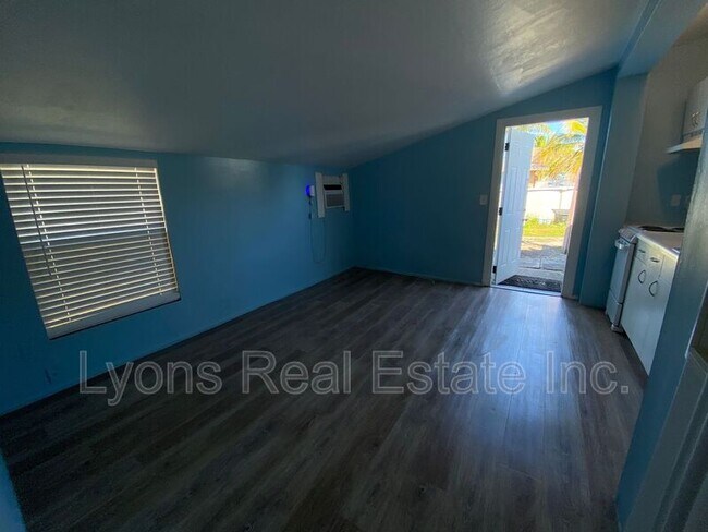 Building Photo - 1746 Pacific Ave