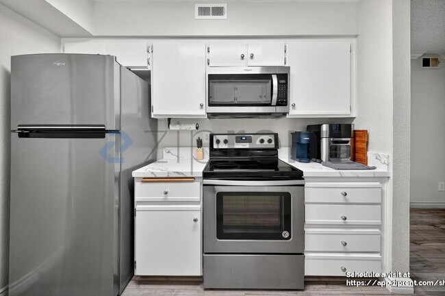 Building Photo - 10655 Lemon Ave