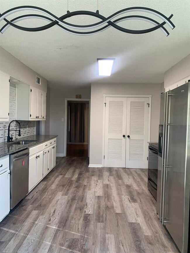 Building Photo - 2349 Ridgeland St