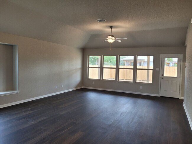 Building Photo - 1108 Riverwood