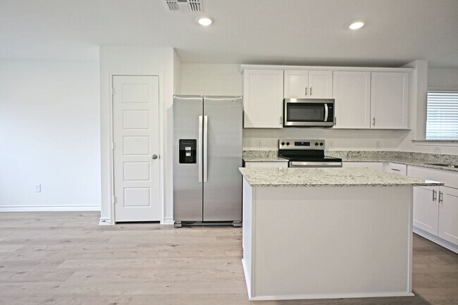 Building Photo - 951 Bluegrass Pt