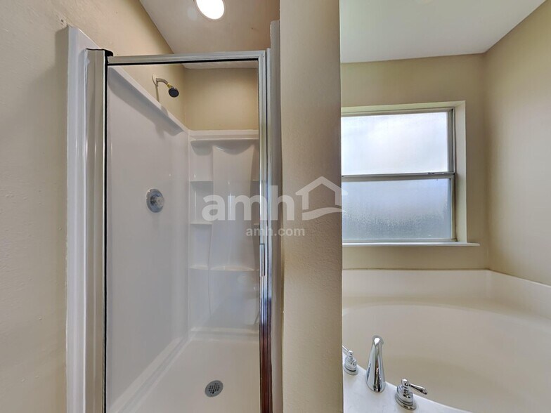 Building Photo - 12712 Daylight Trl