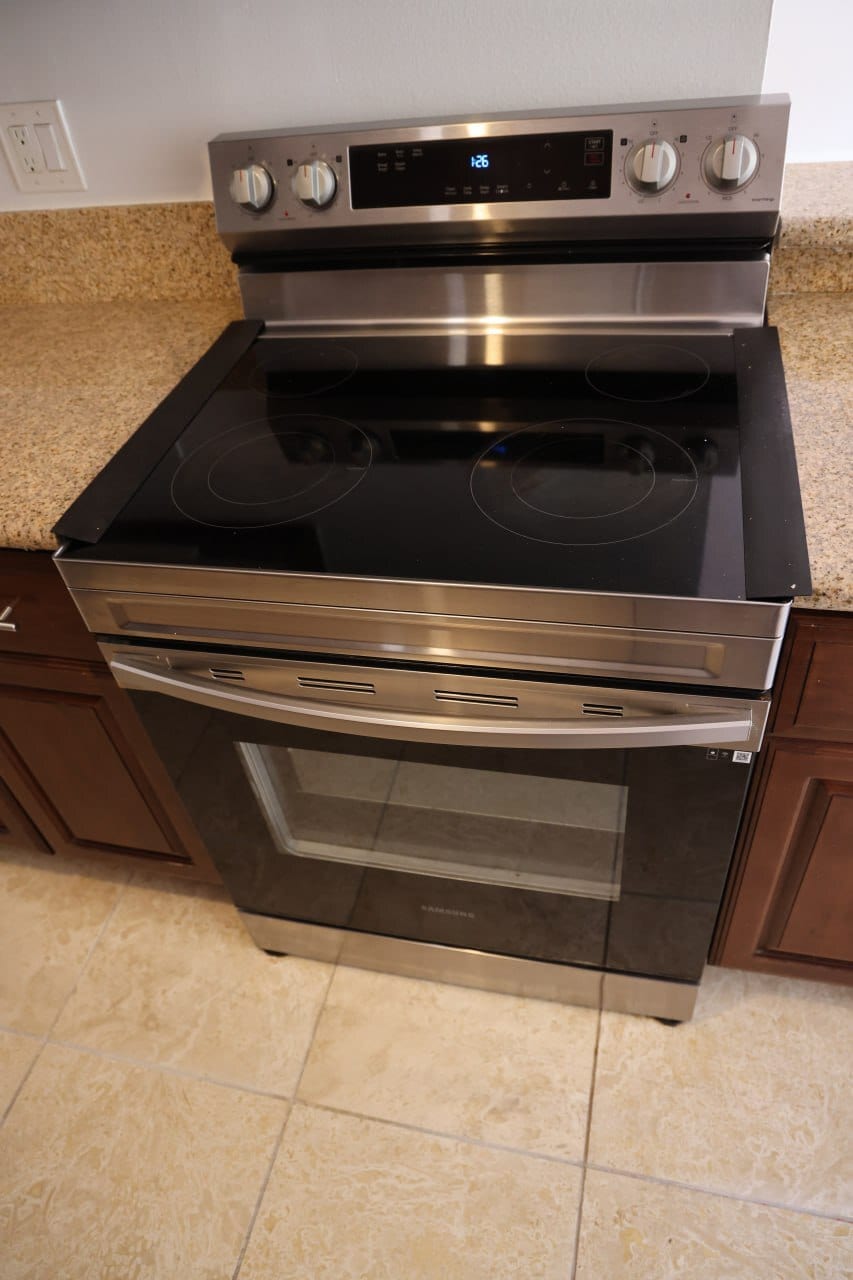 Building Photo - 5403 Newcastle Ave