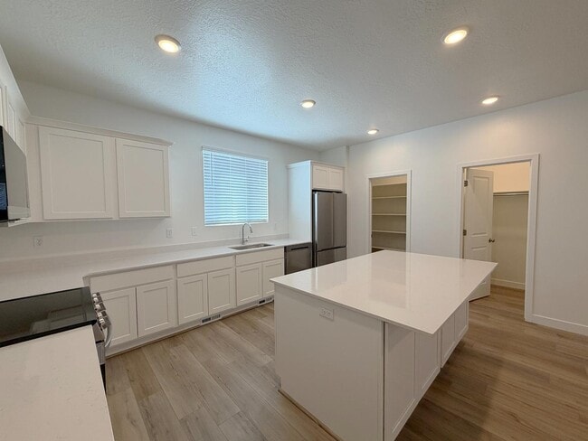 Building Photo - 502 S 1140 W