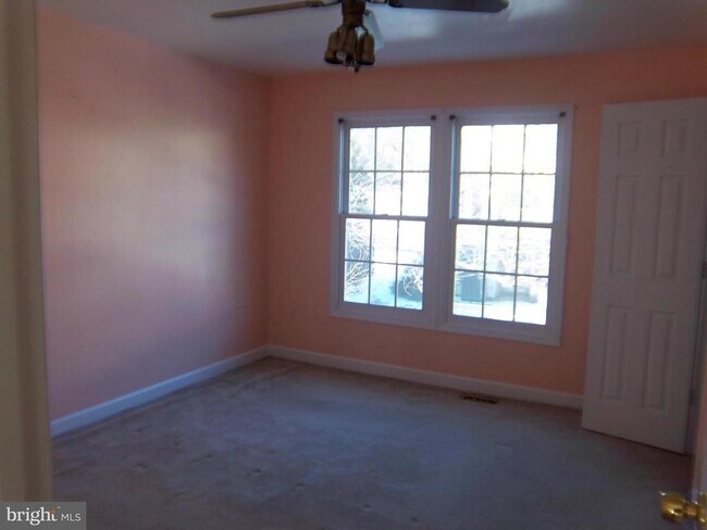 Building Photo - 20320 Cedarhurst Way