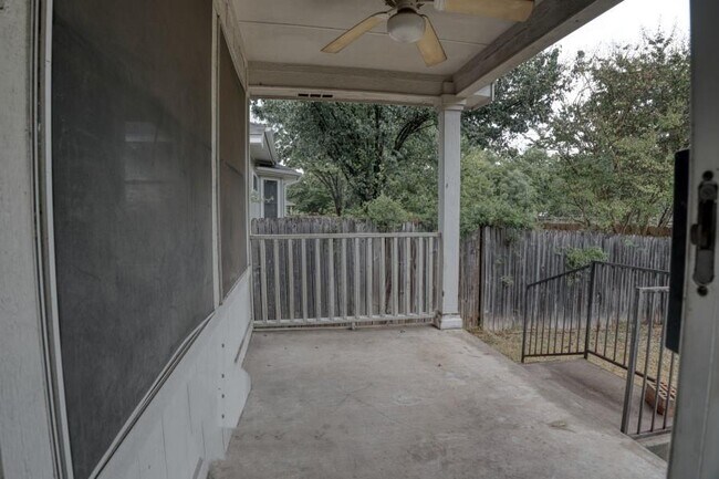 Building Photo - 620 Paso Fino Trail