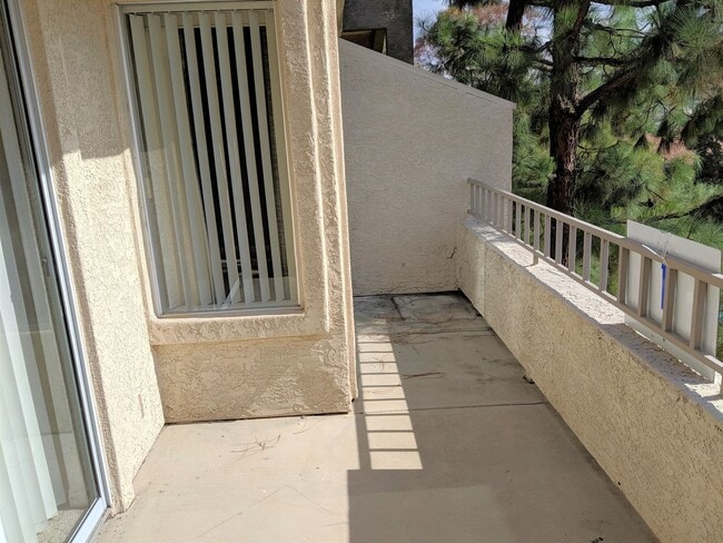 Building Photo - LA TERRAZA CIRCLE #306, CORONA 92879 (1 BE...