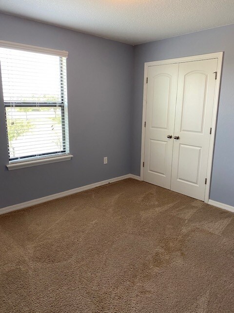 Building Photo - 610 Silverthorn Pl