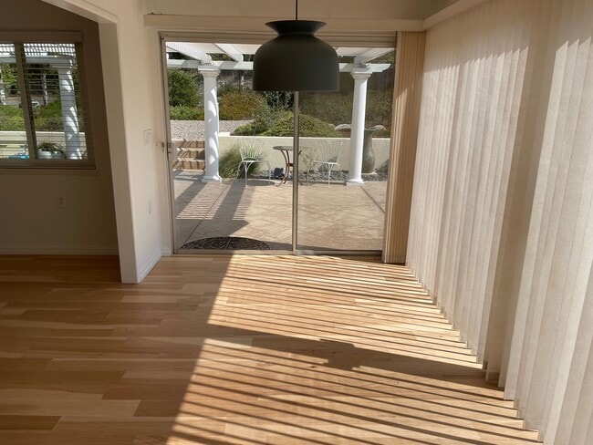 Building Photo - Awesome home on massive lot, 55+ community