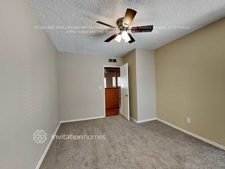 Building Photo - 14251 Minnehaha St