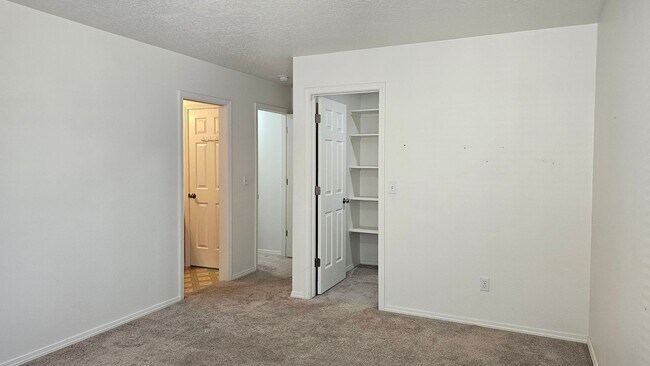 Building Photo - 2162 S Dorothy Ave