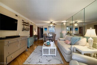 Building Photo - 2121 Collier Ave