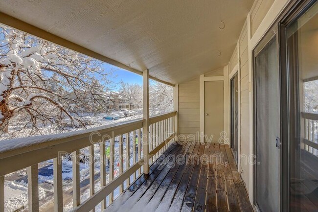 Building Photo - 8225 Fairmount Dr