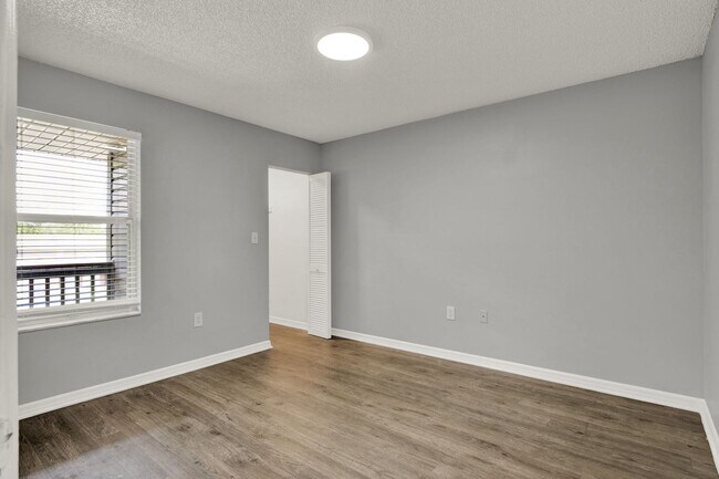 Building Photo - ***Cute 1 Bedroom Apartment in Orange City