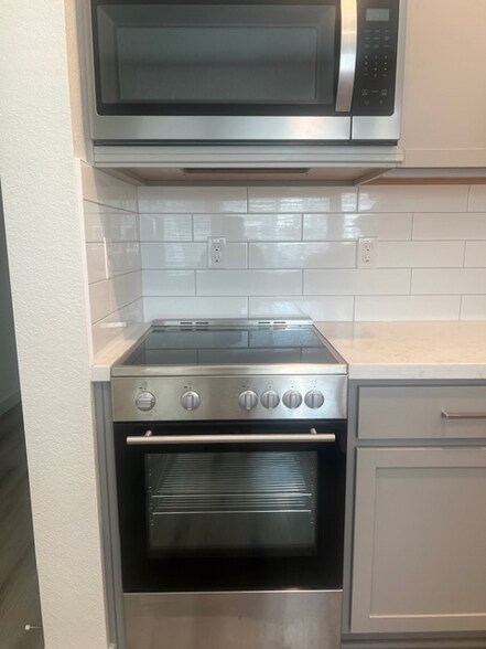 Building Photo - 8169 Trapper Rnch Rd