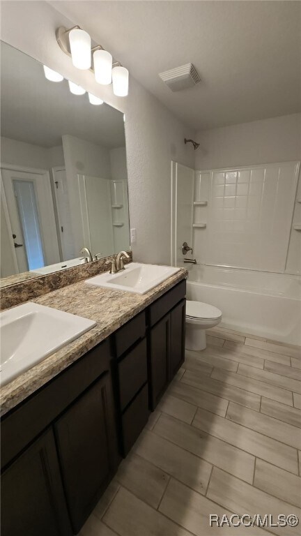 Building Photo - 23 Lone Pine St