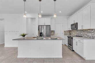 Building Photo - 4620 San Fratello Cir