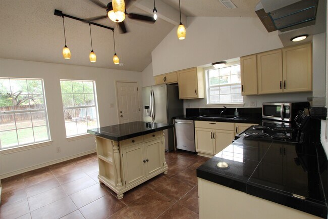 Building Photo - 125 Knoll Ave