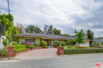 Building Photo - 16314 Meadow Ridge Rd W