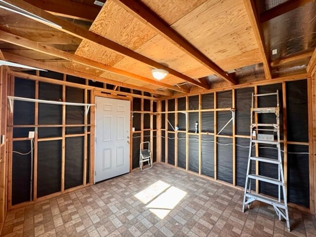 Building Photo - 55+ 2 bedroom 2 bathroom Sun City home for LEASE!