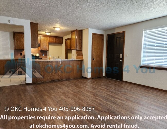Building Photo - NW OKC 2 Bed Duplex! 25% Move-in Discount ...