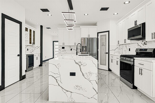 Building Photo - 13106 Donegal Way