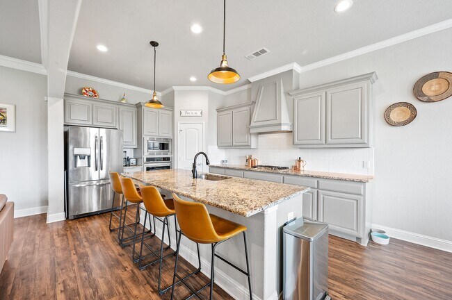 Building Photo - 1074 Waverly Dr