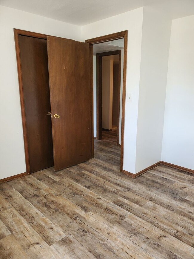 Building Photo - 5528 Fiesta Ln