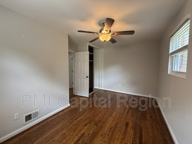 Building Photo - 4706 Red Fox Rd