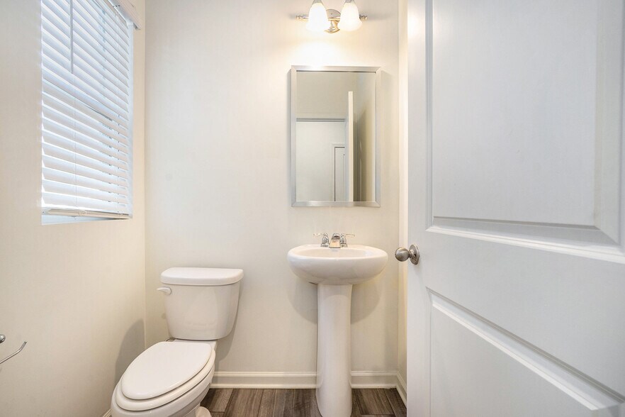 Building Photo - 1026 Feldman Chase