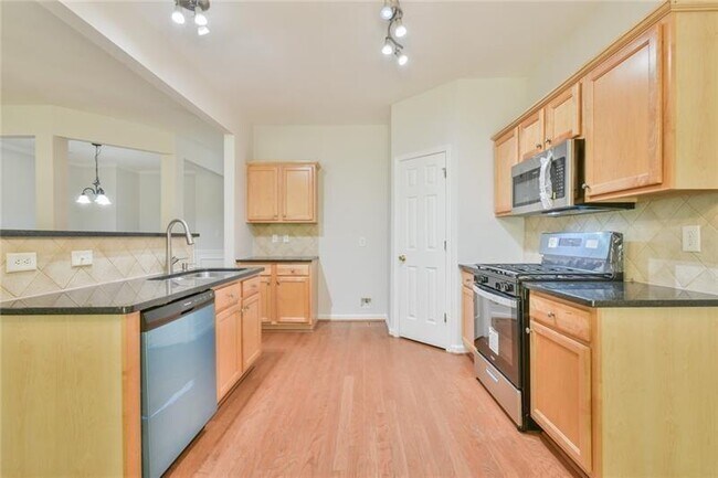 Building Photo - 2694 Winslow Ridge Dr NE