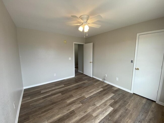 Building Photo - 2807 Cantabrian Dr