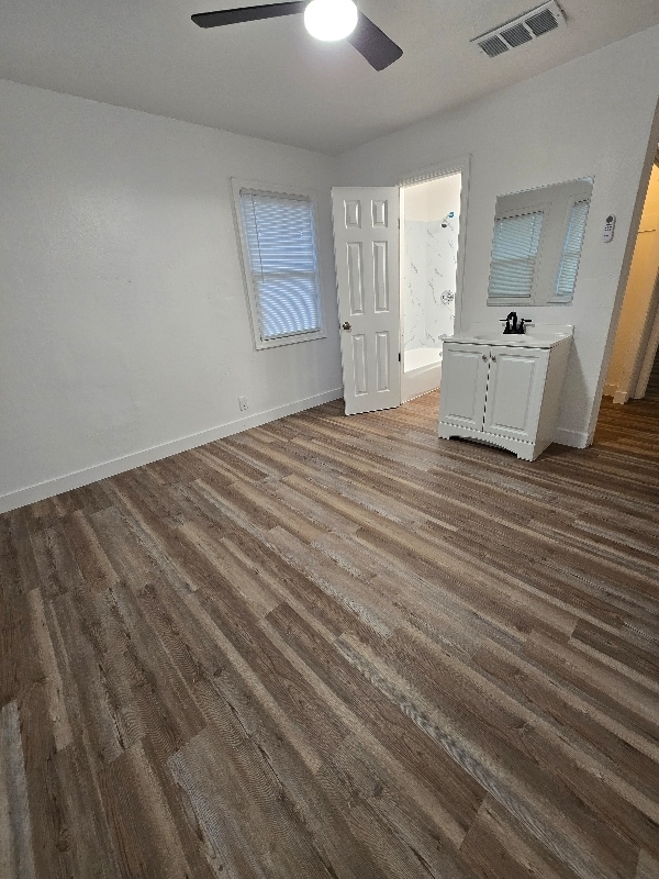 Building Photo - 1610 E Yale Ave