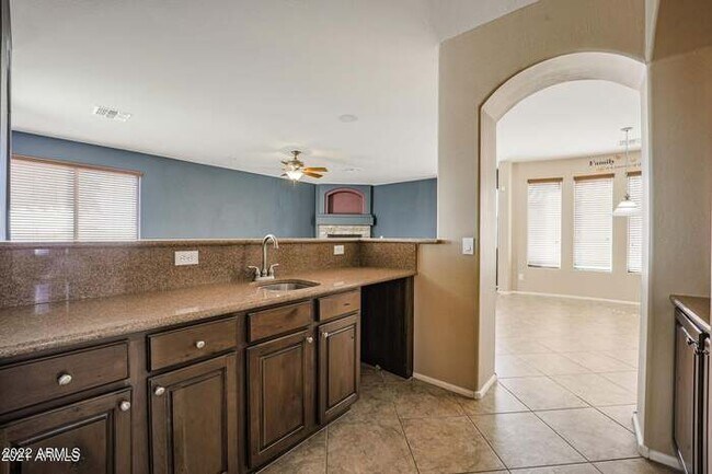 Building Photo - BEAUTIFUL SURPRISE HOME