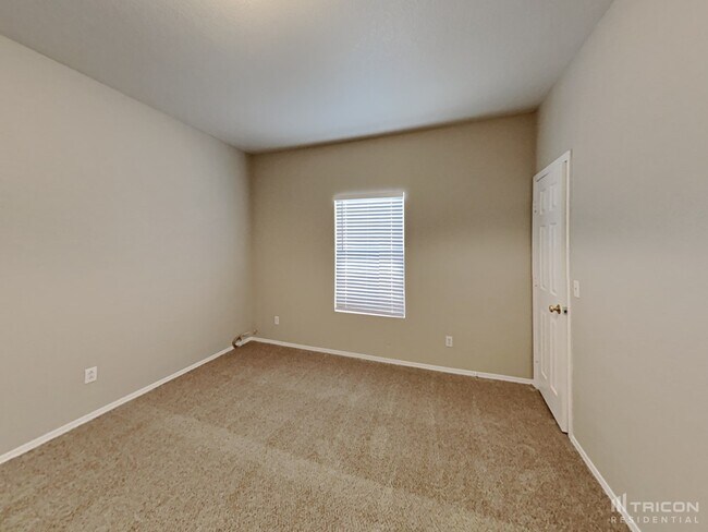 Building Photo - 962 E Cowboy Cove Trail