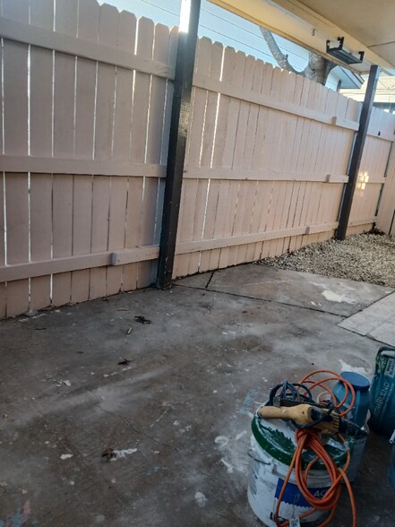 Building Photo - 2623 Dahlgreen Ave