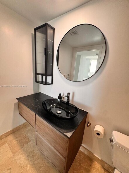 Building Photo - 1745 E Hallandale Beach Blvd